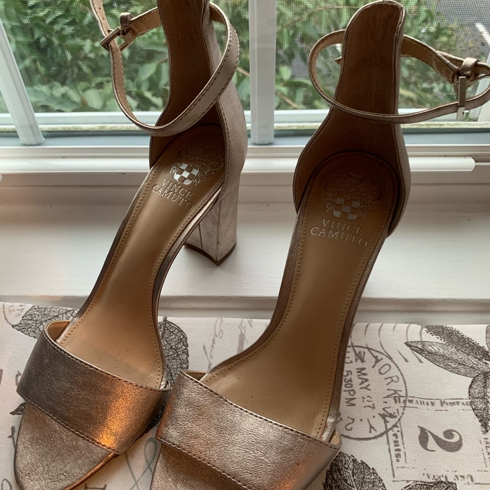 Good open toed & ankle strapped heels